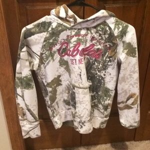 Kids’ Cabela’s hoodie size M